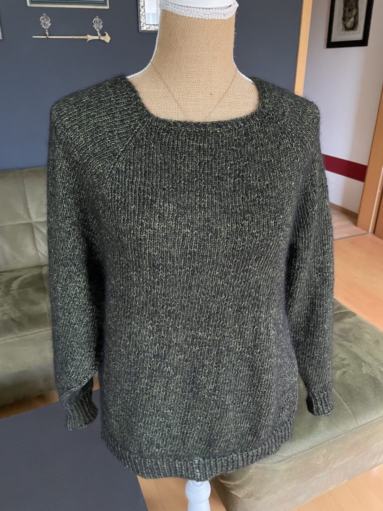 gestrickter grüner Pullover Puno Due