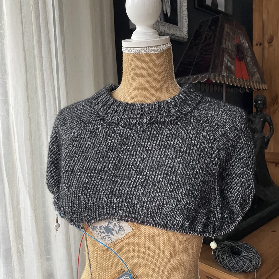 Grauer Strickpullover Lana Grossa, Puno Due